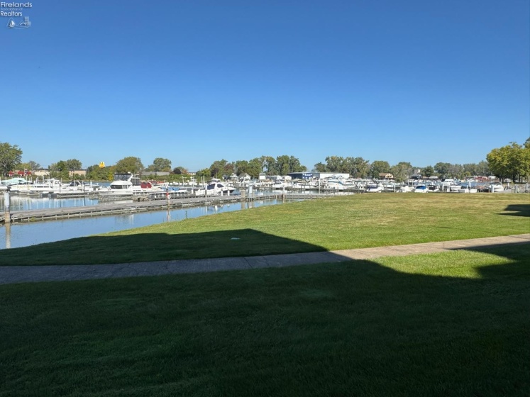 22 Marina Point Drive, Sandusky, 44870, 1 Bedroom Bedrooms, ,1 BathroomBathrooms,Residential For Lease,For Lease,Marina Point,20254291