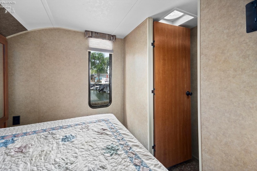 2200 Harborview Drive, Marblehead, 43440, 1 Bedroom Bedrooms, ,1 BathroomBathrooms,Residential,For Sale,Harborview,20252755