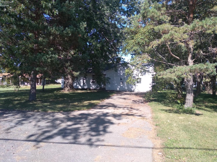 2817 Harbor Road, Port Clinton, 43452, ,Commercial,For Sale,Harbor,20254502