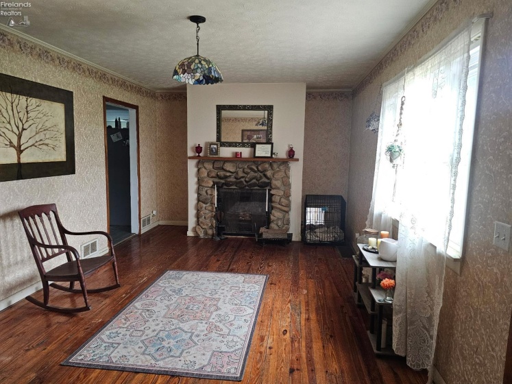 82 Kniffin Street, Greenwich, 44837, 4 Bedrooms Bedrooms, ,1 BathroomBathrooms,Residential,For Sale,Kniffin,20252110