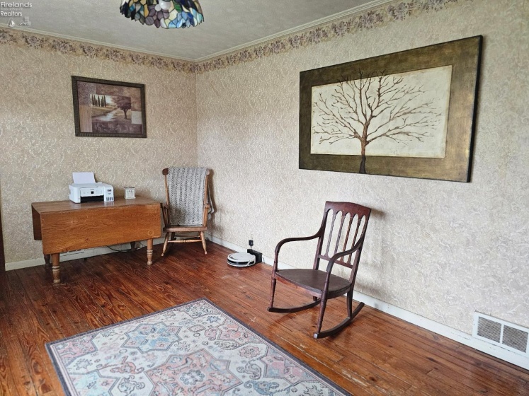 82 Kniffin Street, Greenwich, 44837, 4 Bedrooms Bedrooms, ,1 BathroomBathrooms,Residential,For Sale,Kniffin,20252110