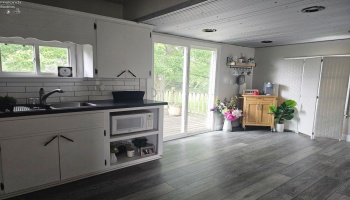 82 Kniffin Street, Greenwich, 44837, 4 Bedrooms Bedrooms, ,1 BathroomBathrooms,Residential,For Sale,Kniffin,20252110 82 Kniffin Street, Greenwich, 44837, 4 Bedrooms Bedrooms, ,1 BathroomBathrooms,Residential,For Sale,Kniffin,20252110