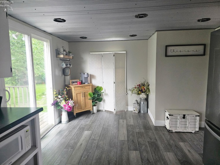 82 Kniffin Street, Greenwich, 44837, 4 Bedrooms Bedrooms, ,1 BathroomBathrooms,Residential,For Sale,Kniffin,20252110