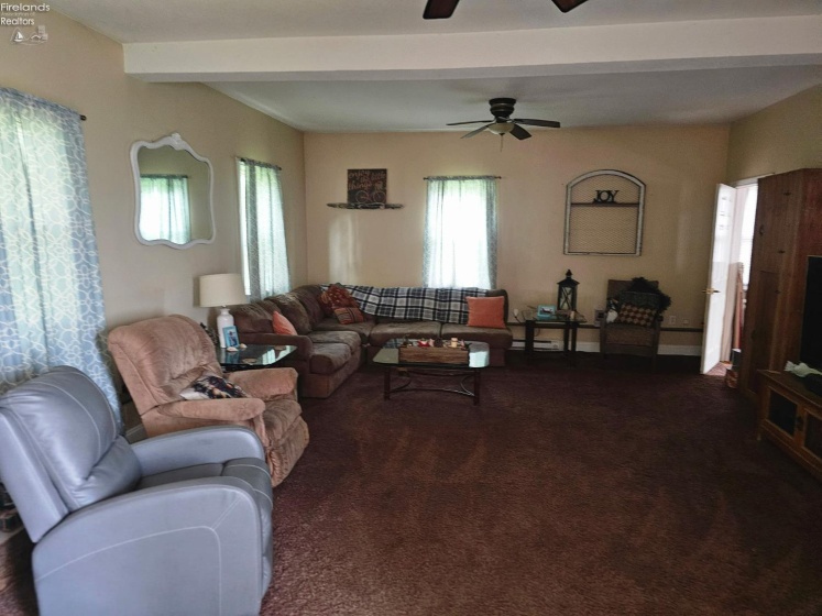 82 Kniffin Street, Greenwich, 44837, 4 Bedrooms Bedrooms, ,1 BathroomBathrooms,Residential,For Sale,Kniffin,20252110