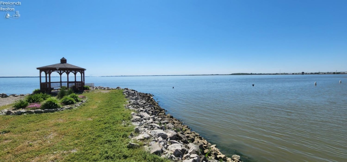 2564 Waterside Court, Marblehead, 43440, 3 Bedrooms Bedrooms, ,2 BathroomsBathrooms,Residential,For Sale,Waterside,20253379