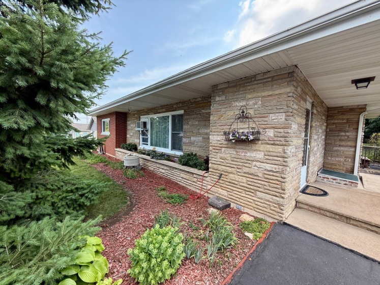 347 Hidden Beach Road, Marblehead, 43440, 3 Bedrooms Bedrooms, ,2 BathroomsBathrooms,Residential,For Sale,Hidden Beach,20253162