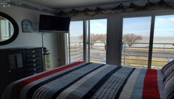 224 Clinton Reef Drive, Port Clinton, 43452, 2 Bedrooms Bedrooms, ,1 BathroomBathrooms,Residential,For Sale,Clinton Reef,20252793