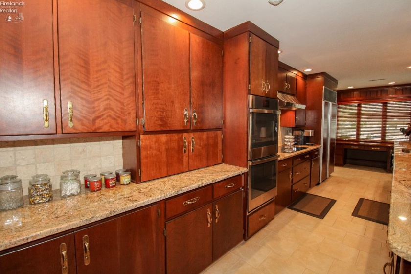 2816 Hull Road, Huron, 44839, 4 Bedrooms Bedrooms, ,3 BathroomsBathrooms,Residential,For Sale,Hull,20252819