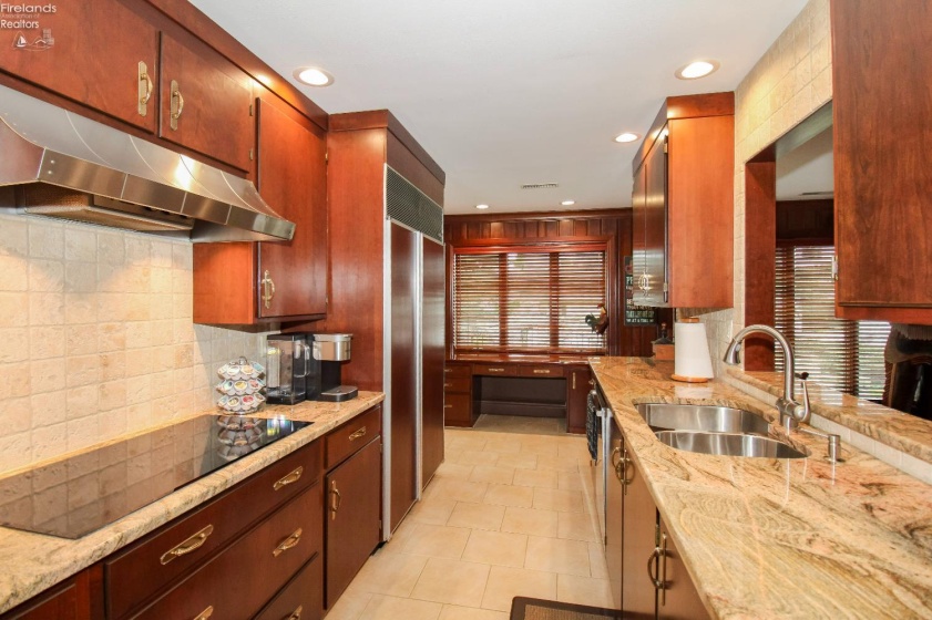 2816 Hull Road, Huron, 44839, 4 Bedrooms Bedrooms, ,3 BathroomsBathrooms,Residential,For Sale,Hull,20252819