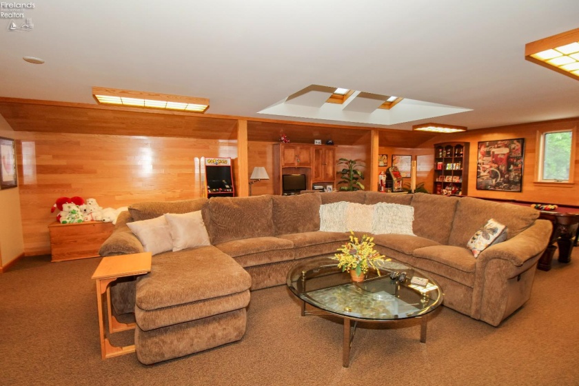 2816 Hull Road, Huron, 44839, 4 Bedrooms Bedrooms, ,3 BathroomsBathrooms,Residential,For Sale,Hull,20252819