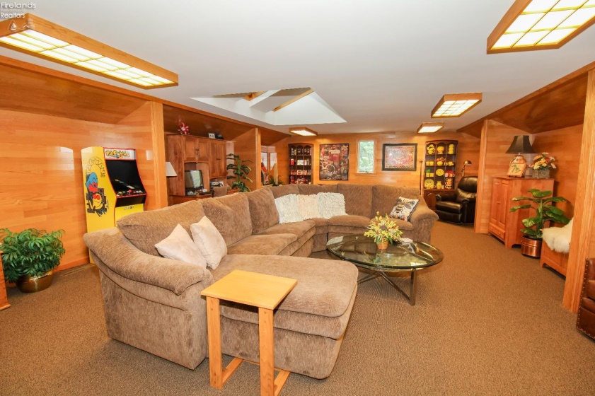 2816 Hull Road, Huron, 44839, 4 Bedrooms Bedrooms, ,3 BathroomsBathrooms,Residential,For Sale,Hull,20252819