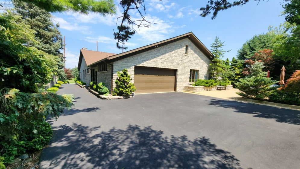 2816 Hull Road, Huron, 44839, 4 Bedrooms Bedrooms, ,3 BathroomsBathrooms,Residential,For Sale,Hull,20252819