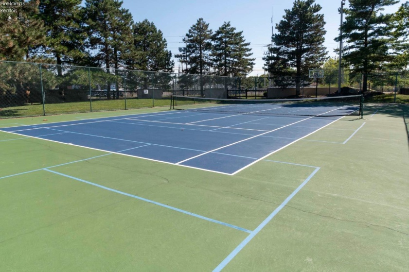 1801 Perry Street, Port Clinton, 43452, 1 Bedroom Bedrooms, ,1 BathroomBathrooms,Residential,For Sale,Perry,20253394