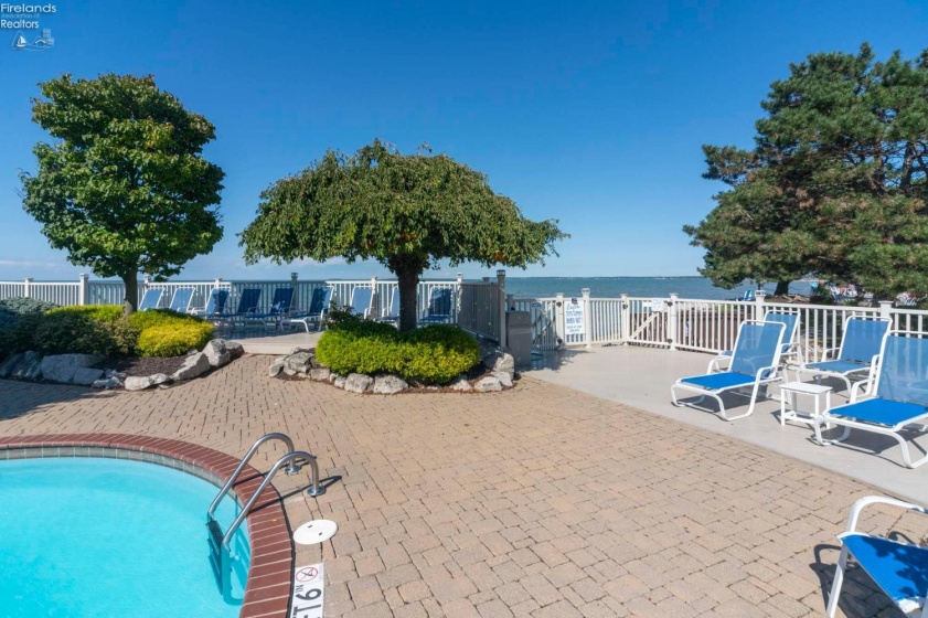 1801 Perry Street, Port Clinton, 43452, 1 Bedroom Bedrooms, ,1 BathroomBathrooms,Residential,For Sale,Perry,20253394