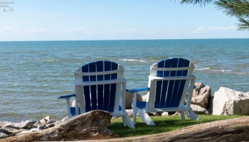 1801 Perry Street, Port Clinton, 43452, 1 Bedroom Bedrooms, ,1 BathroomBathrooms,Residential,For Sale,Perry,20253394