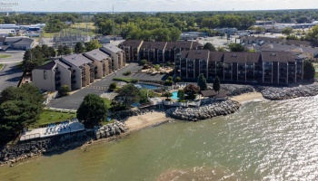 1801 Perry Street, Port Clinton, 43452, 1 Bedroom Bedrooms, ,1 BathroomBathrooms,Residential,For Sale,Perry,20253394