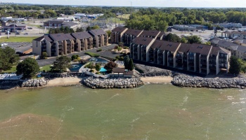 1801 Perry Street, Port Clinton, 43452, 1 Bedroom Bedrooms, ,1 BathroomBathrooms,Residential,For Sale,Perry,20253394