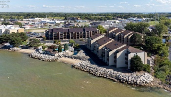 1801 Perry Street, Port Clinton, 43452, 1 Bedroom Bedrooms, ,1 BathroomBathrooms,Residential,For Sale,Perry,20253394