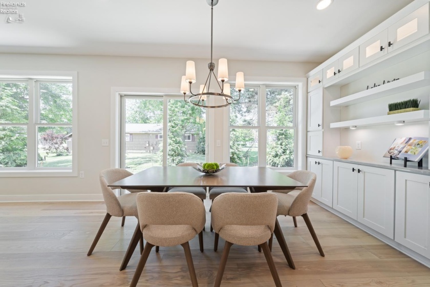 35 Beach Street, Port Clinton, 43452, 3 Bedrooms Bedrooms, ,3 BathroomsBathrooms,Residential,For Sale,Beach,20253912