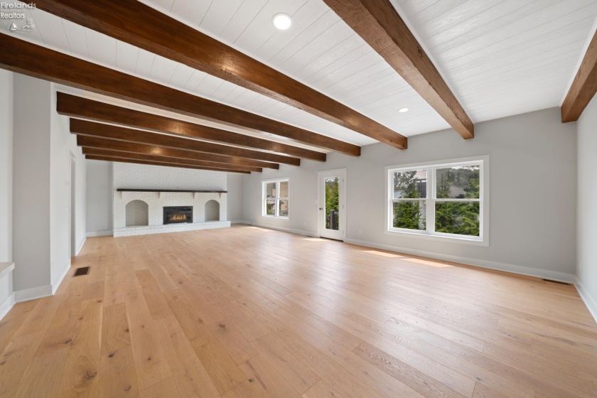 19 Beach Street, Port Clinton, 43452, 4 Bedrooms Bedrooms, ,3 BathroomsBathrooms,Residential,For Sale,Beach,20253913