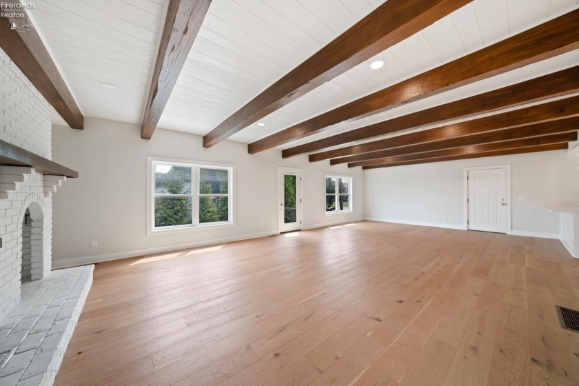 19 Beach Street, Port Clinton, 43452, 4 Bedrooms Bedrooms, ,3 BathroomsBathrooms,Residential,For Sale,Beach,20253913