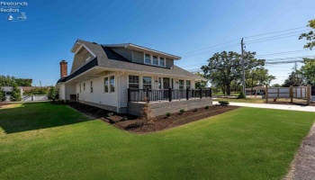 19 Beach Street, Port Clinton, 43452, 4 Bedrooms Bedrooms, ,3 BathroomsBathrooms,Residential,For Sale,Beach,20253913 19 Beach Street, Port Clinton, 43452, 4 Bedrooms Bedrooms, ,3 BathroomsBathrooms,Residential,For Sale,Beach,20253913