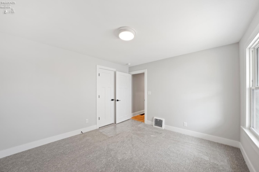 19 Beach Street, Port Clinton, 43452, 4 Bedrooms Bedrooms, ,3 BathroomsBathrooms,Residential,For Sale,Beach,20253913