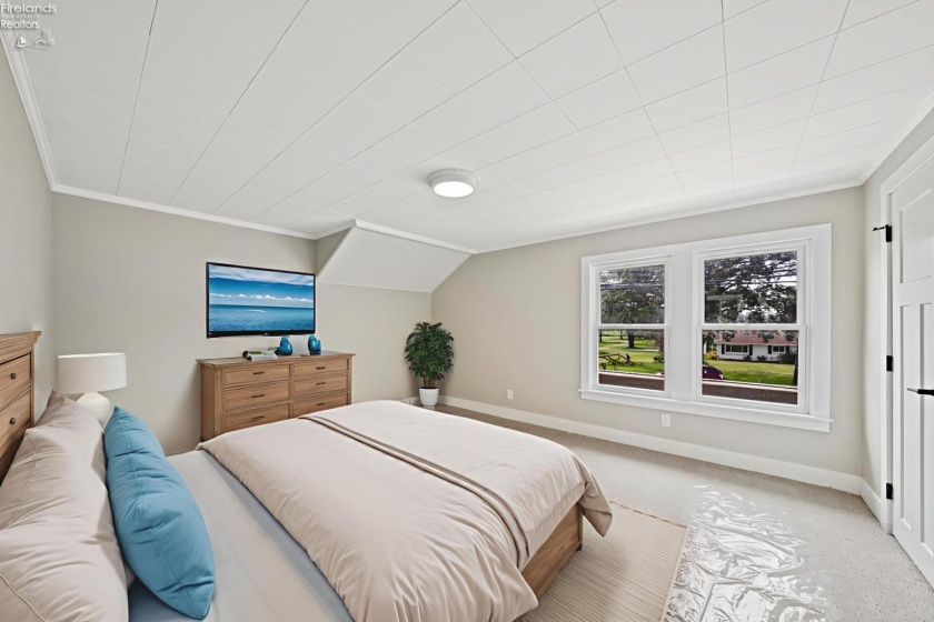 19 Beach Street, Port Clinton, 43452, 4 Bedrooms Bedrooms, ,3 BathroomsBathrooms,Residential,For Sale,Beach,20253913