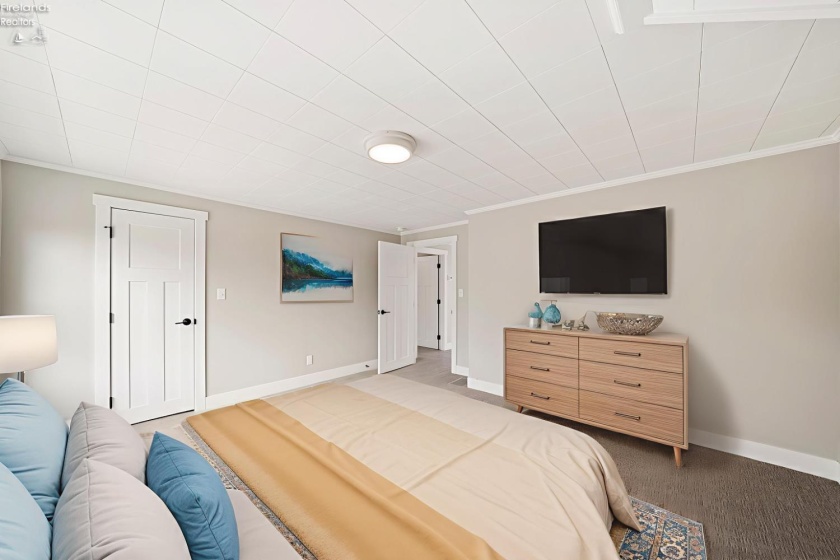 19 Beach Street, Port Clinton, 43452, 4 Bedrooms Bedrooms, ,3 BathroomsBathrooms,Residential,For Sale,Beach,20253913