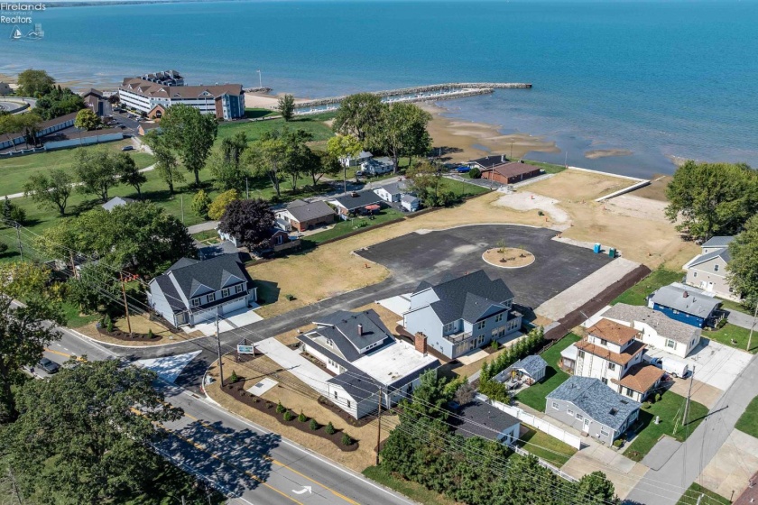 19 Beach Street, Port Clinton, 43452, 4 Bedrooms Bedrooms, ,3 BathroomsBathrooms,Residential,For Sale,Beach,20253913