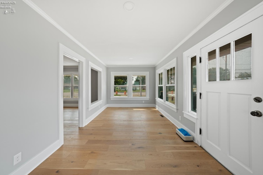 19 Beach Street, Port Clinton, 43452, 4 Bedrooms Bedrooms, ,3 BathroomsBathrooms,Residential,For Sale,Beach,20253913