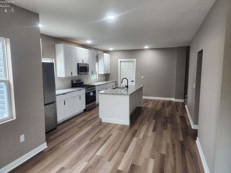 817 Main, Bellevue, 44811, 5 Bedrooms Bedrooms, ,3 BathroomsBathrooms,Residential,For Sale,Main,20253930