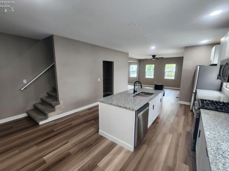 817 Main, Bellevue, 44811, 5 Bedrooms Bedrooms, ,3 BathroomsBathrooms,Residential,For Sale,Main,20253930