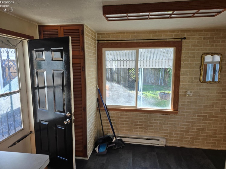 611 Lockwood Avenue, Sandusky, 44870, 2 Bedrooms Bedrooms, ,2 BathroomsBathrooms,Residential,For Sale,Lockwood,20253948