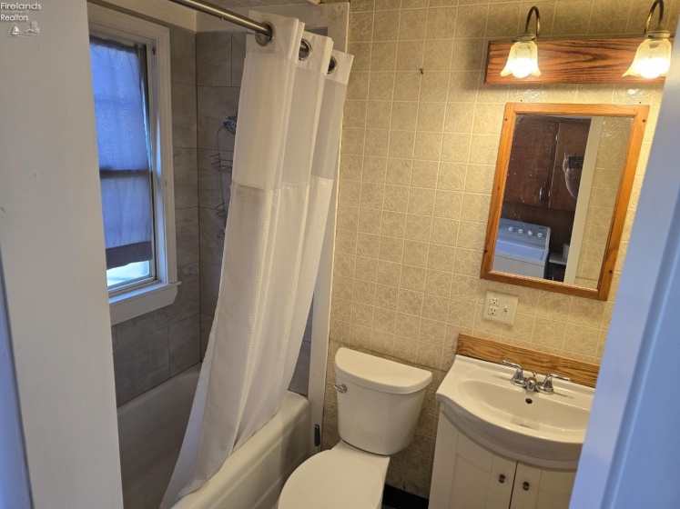 611 Lockwood Avenue, Sandusky, 44870, 2 Bedrooms Bedrooms, ,2 BathroomsBathrooms,Residential,For Sale,Lockwood,20253948