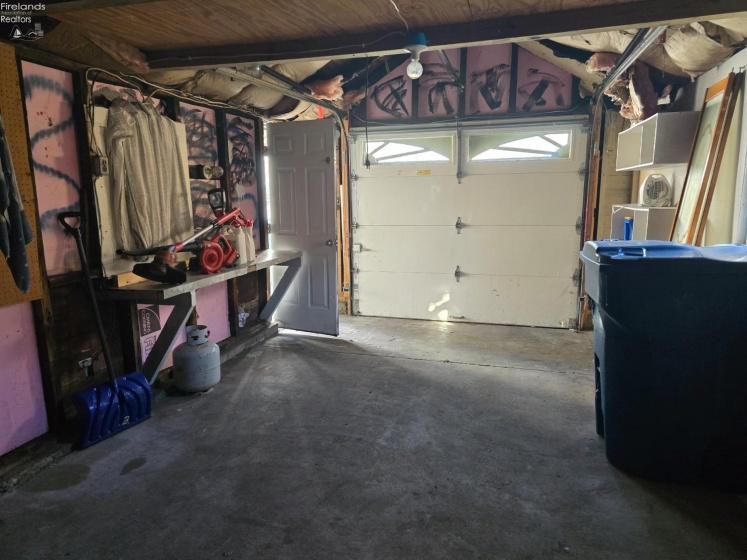 611 Lockwood Avenue, Sandusky, 44870, 2 Bedrooms Bedrooms, ,2 BathroomsBathrooms,Residential,For Sale,Lockwood,20253948