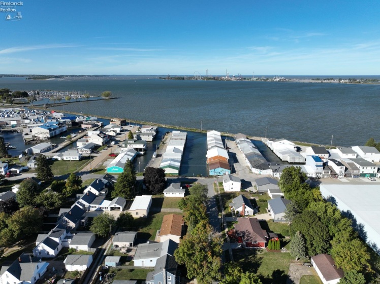 611 Lockwood Avenue, Sandusky, 44870, 2 Bedrooms Bedrooms, ,2 BathroomsBathrooms,Residential,For Sale,Lockwood,20253948