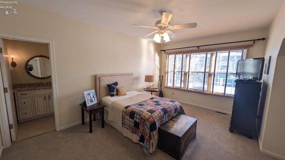 4446 Marin Harbor, Port Clinton, 43452, 2 Bedrooms Bedrooms, ,2 BathroomsBathrooms,Residential,For Sale,Marin Harbor,20250139