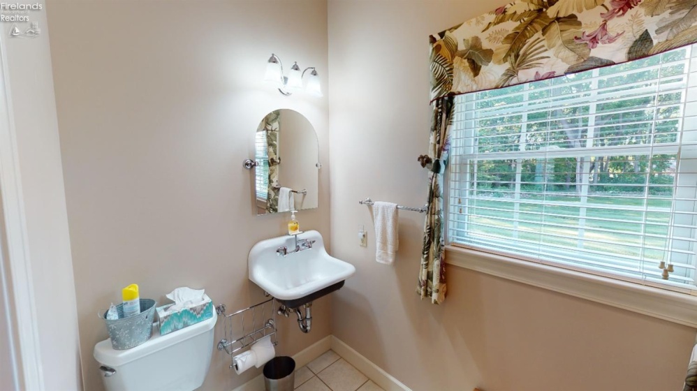 1876 Lakewood Avenue, Port Clinton, 43452, 4 Bedrooms Bedrooms, ,5 BathroomsBathrooms,Residential,For Sale,Lakewood,20250675