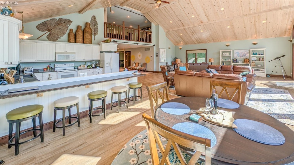 174 Booker Lane, Put-In-Bay, 43456, 4 Bedrooms Bedrooms, ,5 BathroomsBathrooms,Residential,For Sale,Booker,20252559