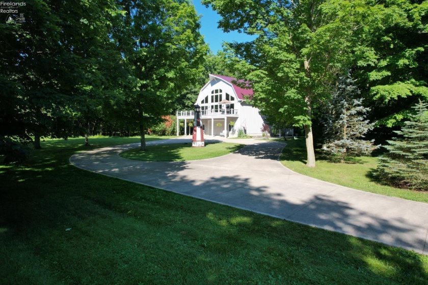 174 Booker Lane, Put-In-Bay, 43456, 4 Bedrooms Bedrooms, ,5 BathroomsBathrooms,Residential,For Sale,Booker,20252559