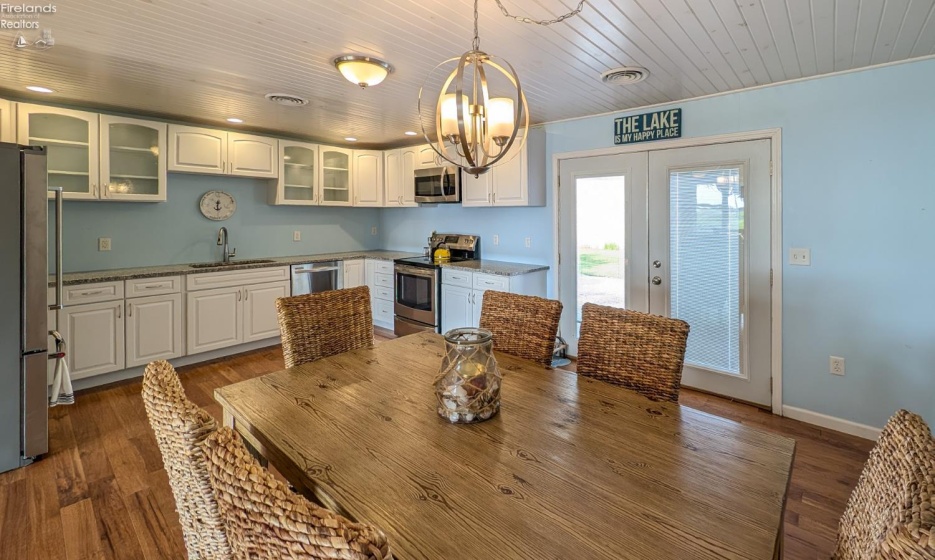 828 Main Street, Marblehead, 43440, 3 Bedrooms Bedrooms, ,2 BathroomsBathrooms,Residential,For Sale,Main,20252722