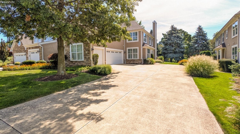 4520 Harbors Edge Drive, Port Clinton, 43452, 4 Bedrooms Bedrooms, ,3 BathroomsBathrooms,Residential,For Sale,Harbors Edge,20253313