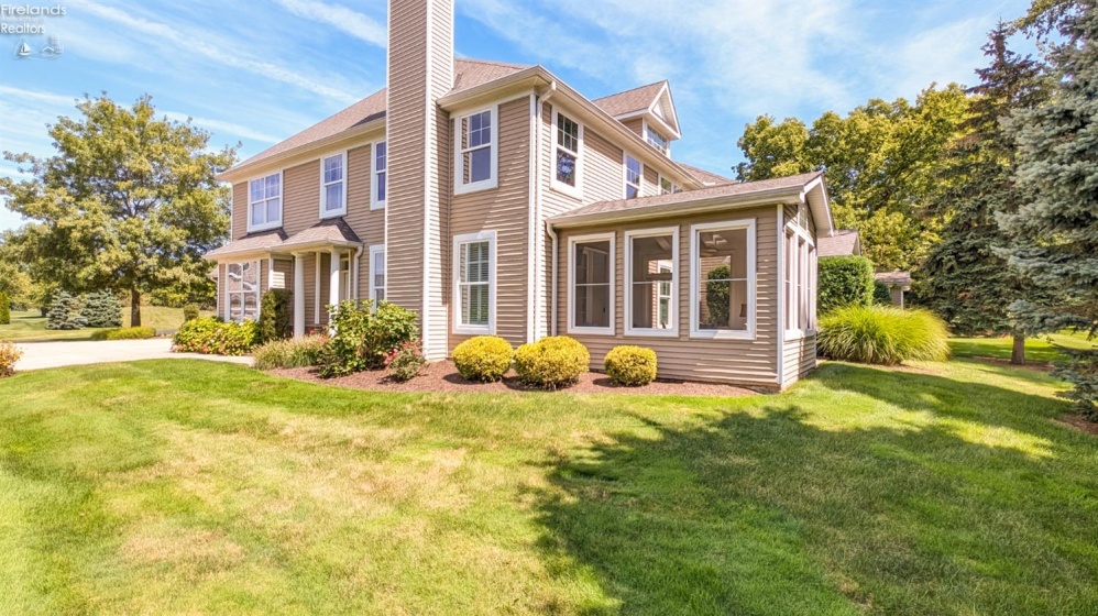 4520 Harbors Edge Drive, Port Clinton, 43452, 4 Bedrooms Bedrooms, ,3 BathroomsBathrooms,Residential,For Sale,Harbors Edge,20253313