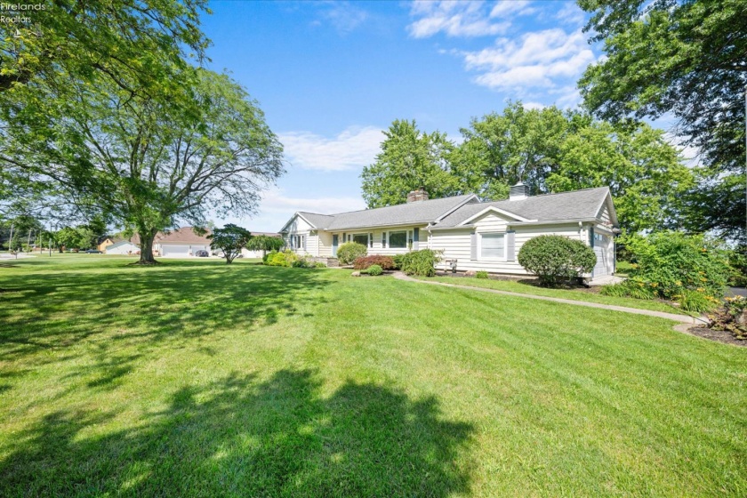 162 Oak Ridge Drive, Oak Harbor, 43449, 3 Bedrooms Bedrooms, ,2 BathroomsBathrooms,Residential,For Sale,Oak Ridge,20252834