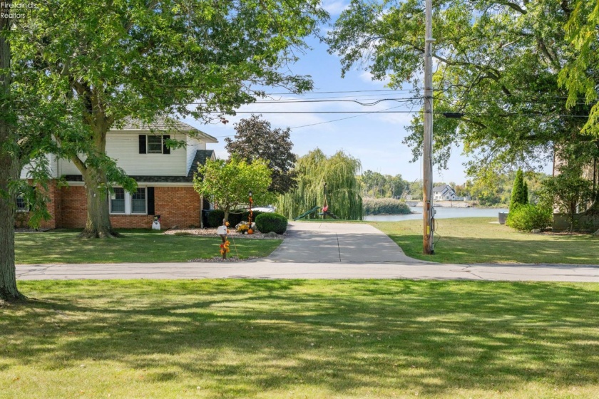 162 Oak Ridge Drive, Oak Harbor, 43449, 3 Bedrooms Bedrooms, ,2 BathroomsBathrooms,Residential,For Sale,Oak Ridge,20252834