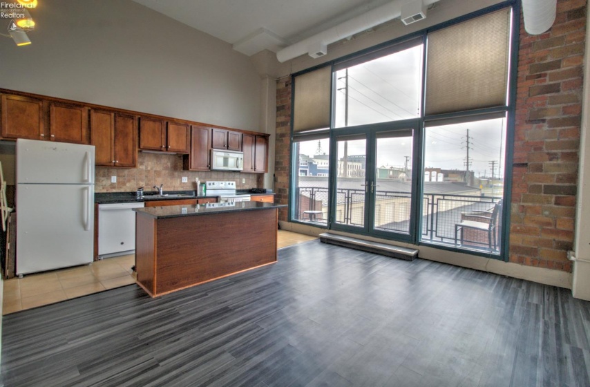 401 Shoreline Drive, Sandusky, 44870, 2 Bedrooms Bedrooms, ,2 BathroomsBathrooms,Residential For Lease,For Lease,Shoreline,20254525