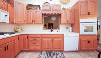 618 Linden Lane, Willard, 44890, 3 Bedrooms Bedrooms, ,3 BathroomsBathrooms,Residential,For Sale,Linden,20253990 618 Linden Lane, Willard, 44890, 3 Bedrooms Bedrooms, ,3 BathroomsBathrooms,Residential,For Sale,Linden,20253990