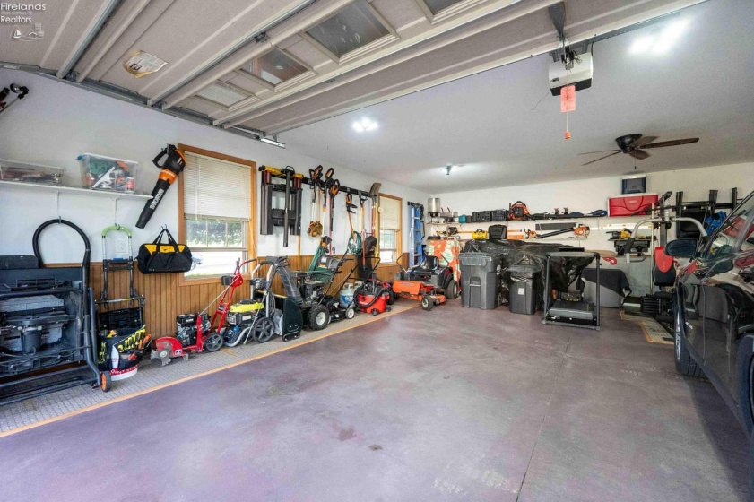 618 Linden Lane, Willard, 44890, 3 Bedrooms Bedrooms, ,3 BathroomsBathrooms,Residential,For Sale,Linden,20253990