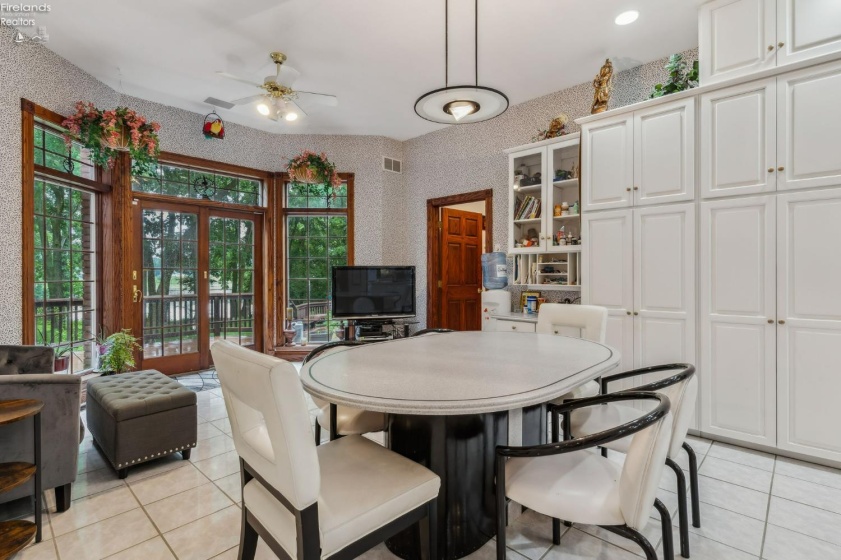 106 Sycamore Woods Lane, Tiffin, 44883, 6 Bedrooms Bedrooms, ,5 BathroomsBathrooms,Residential,For Sale,Sycamore Woods,20254000